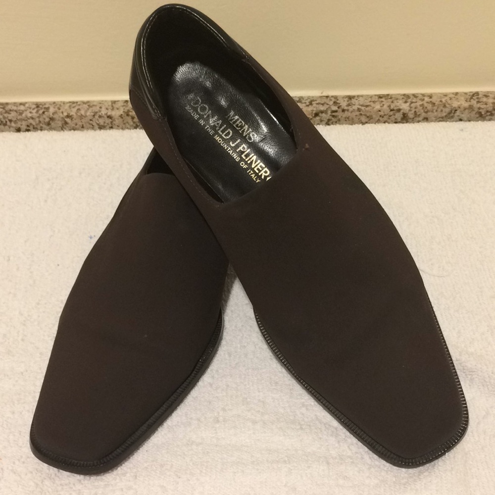 ⭐️ DONALD J PLINER 10D MOCHA LOAFERS 👞
